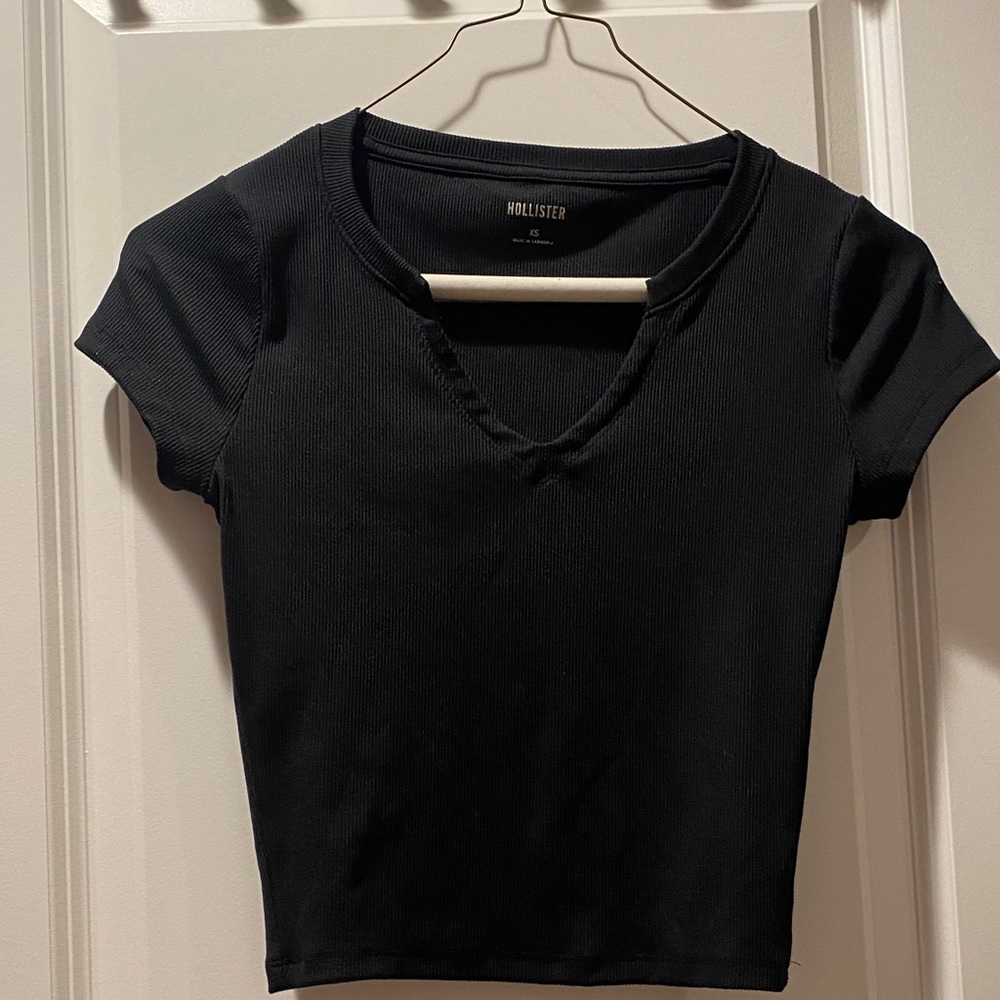 Hollister Women's Black Ribbed Short Sleeve Top